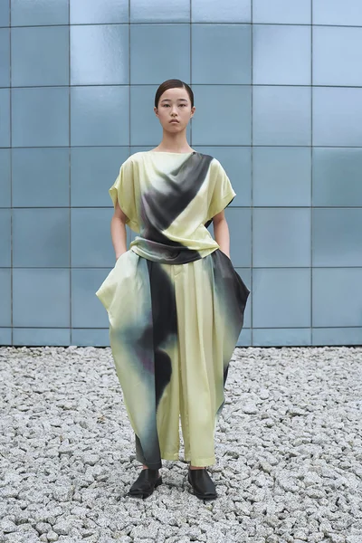 Look 4